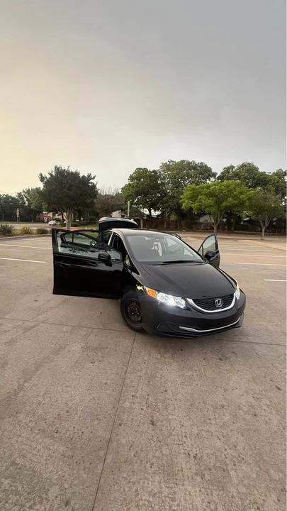 2013 Honda Civic 9th Gen - Image 2 of 10