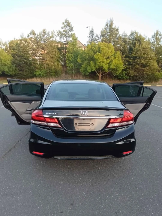 2013 Honda Civic 9th Gen - Image 9 of 20