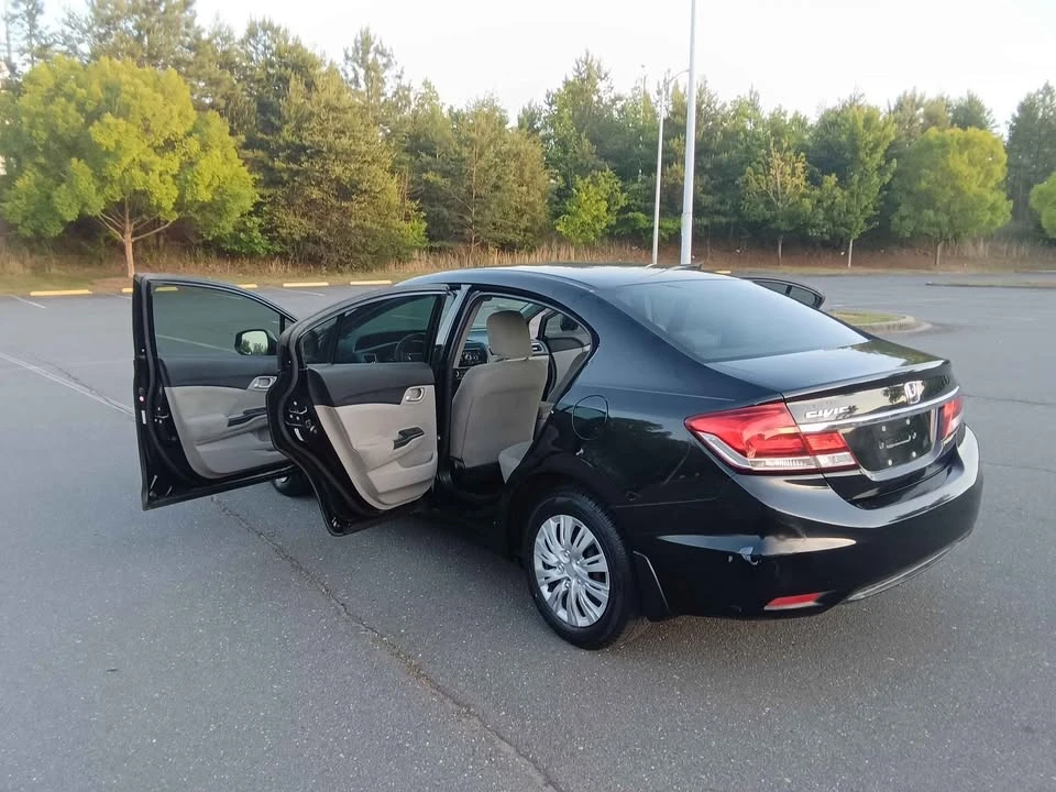 2013 Honda Civic 9th Gen - Image 10 of 20