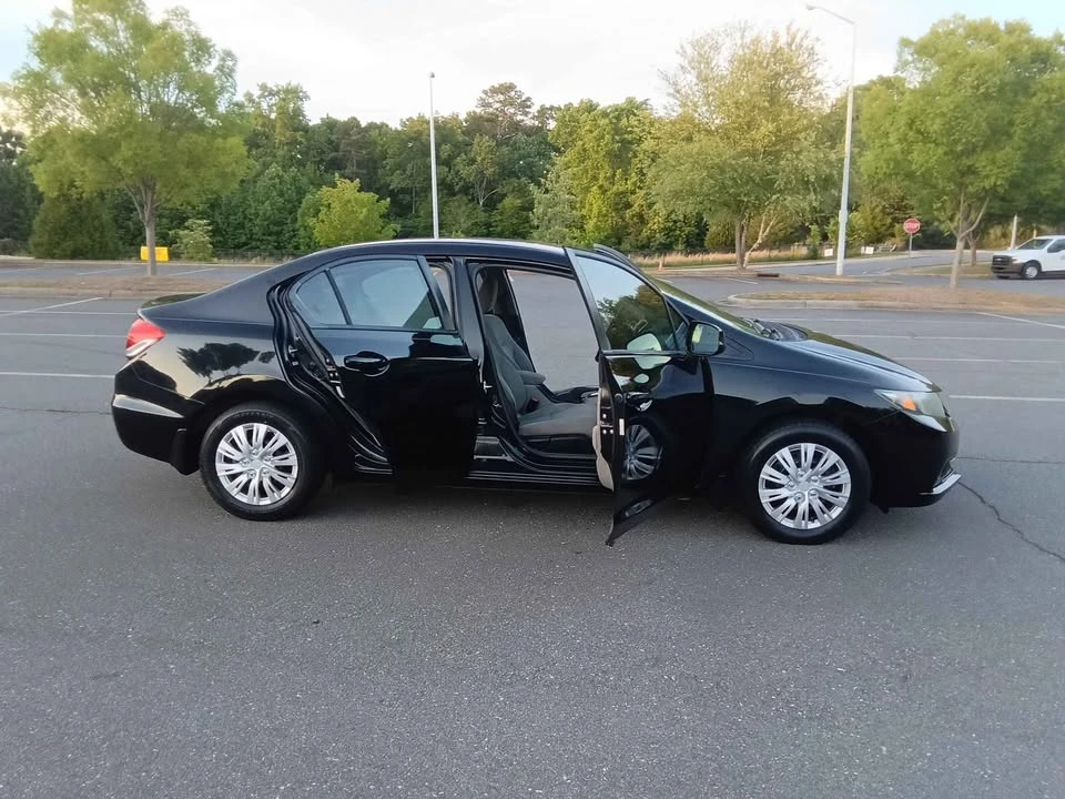 2013 Honda Civic 9th Gen - Image 17 of 20