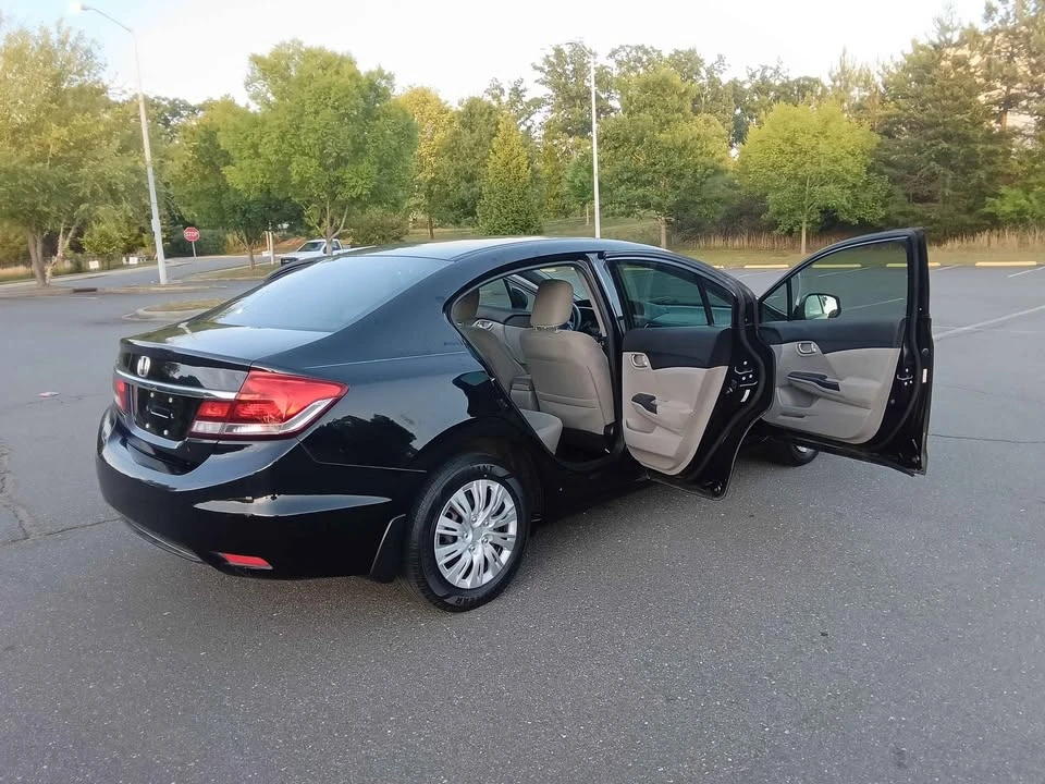2013 Honda Civic 9th Gen - Image 8 of 20