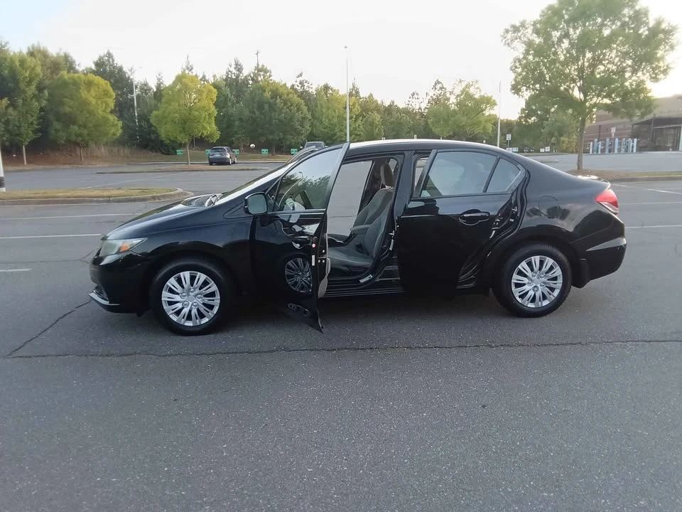 2013 Honda Civic 9th Gen - Image 2 of 20