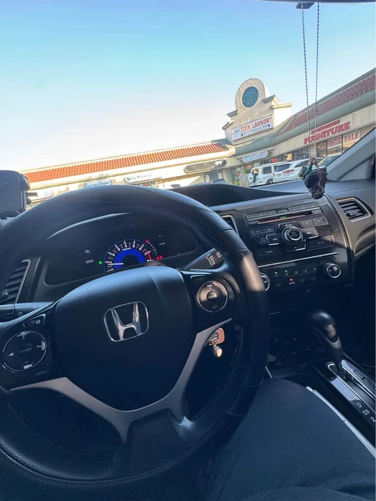 2013 Honda Civic 9th Gen - Image 3 of 15