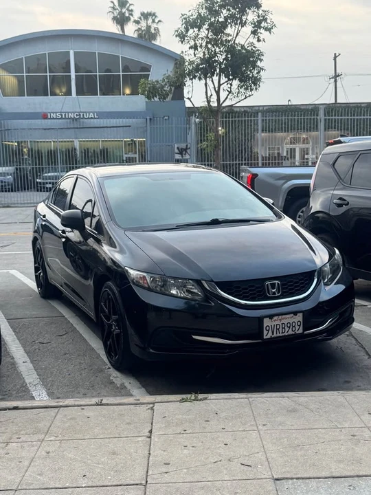 2013 Honda Civic 9th Gen - Image 2 of 15
