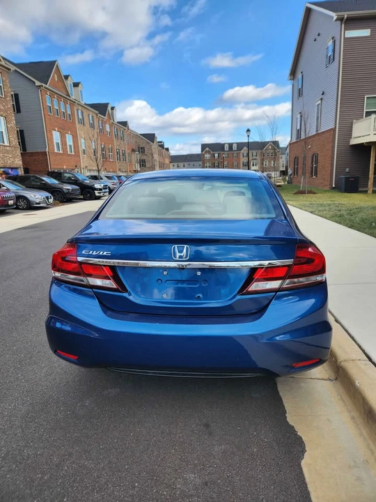 2013 Honda Civic 9th Gen - Image 3 of 13