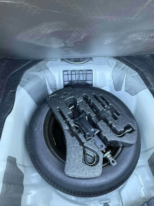 2013 Honda Civic 9th Gen - Image 14 of 18