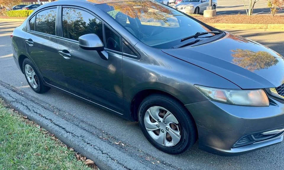 2013 Honda Civic 9th Gen - Image 9 of 11