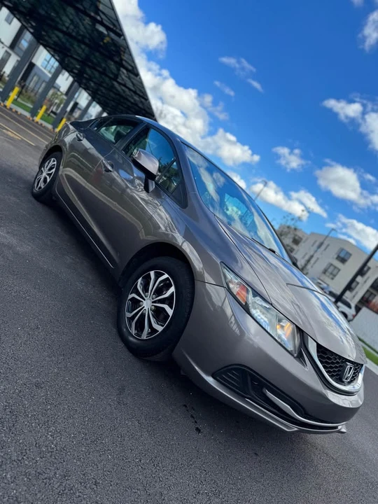 2013 Honda Civic 9th Gen - Image 3 of 11