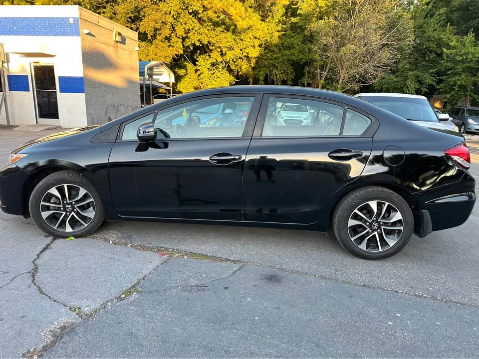 2013 Honda Civic 9th Gen - Image 3 of 15