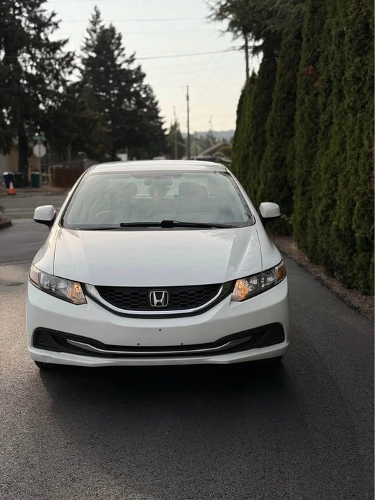 2013 Honda Civic 9th Gen - Image 4 of 9