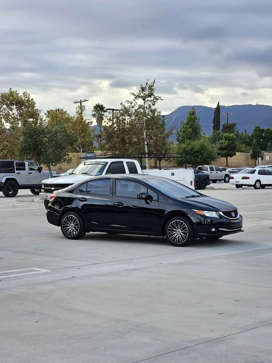 2013 Honda Civic 9th Gen - Image 8 of 20