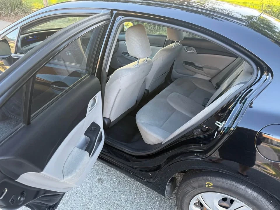 2013 Honda Civic 9th Gen - Image 6 of 10