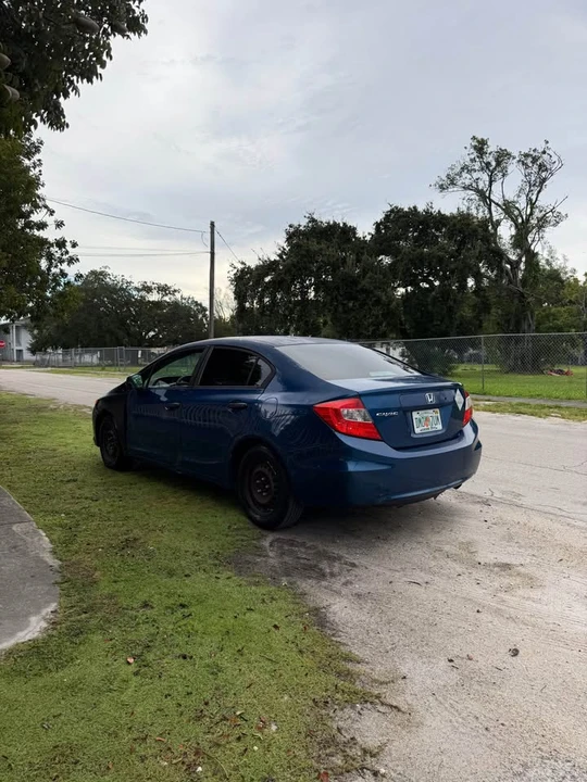 2013 Honda Civic 9th Gen - Image 3 of 7