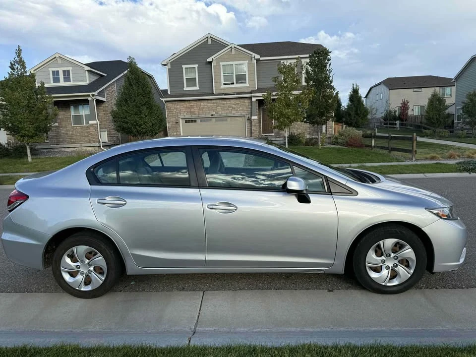 2013 Honda Civic 9th Gen - Image 2 of 18