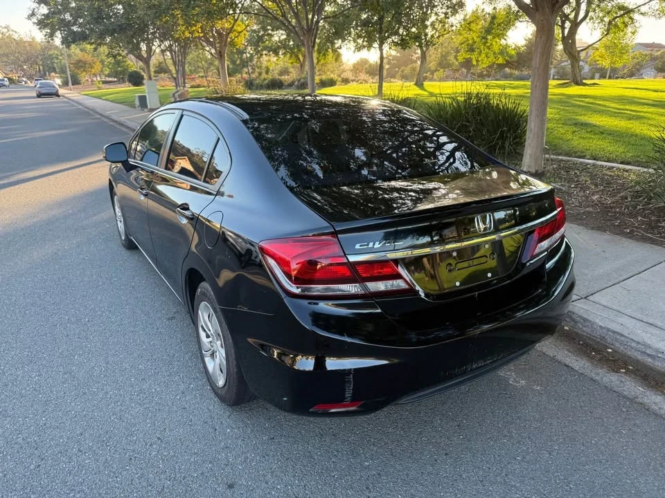 2013 Honda Civic 9th Gen - Image 3 of 10