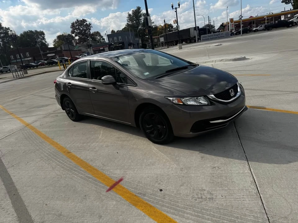 2013 Honda Civic 9th Gen - Image 2 of 19