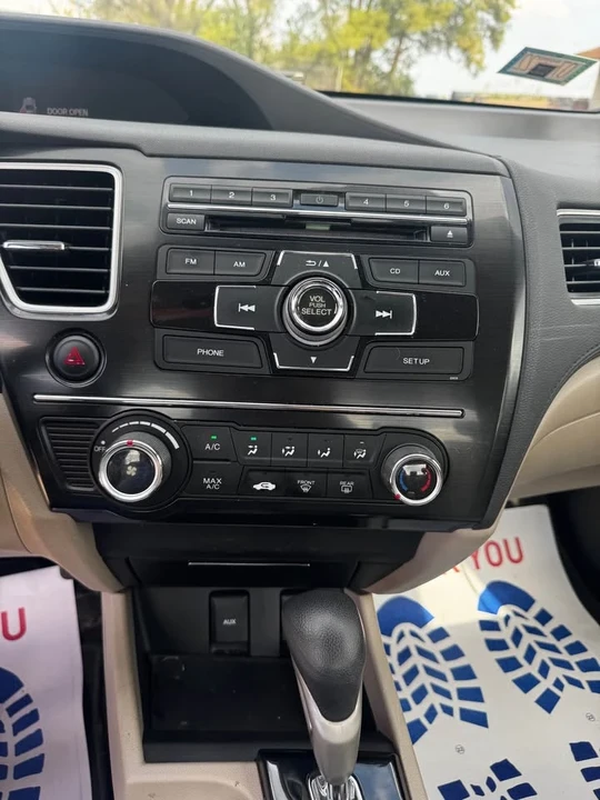 2013 Honda Civic 9th Gen - Image 14 of 19