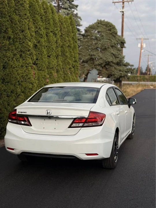 2013 Honda Civic 9th Gen - Image 3 of 9