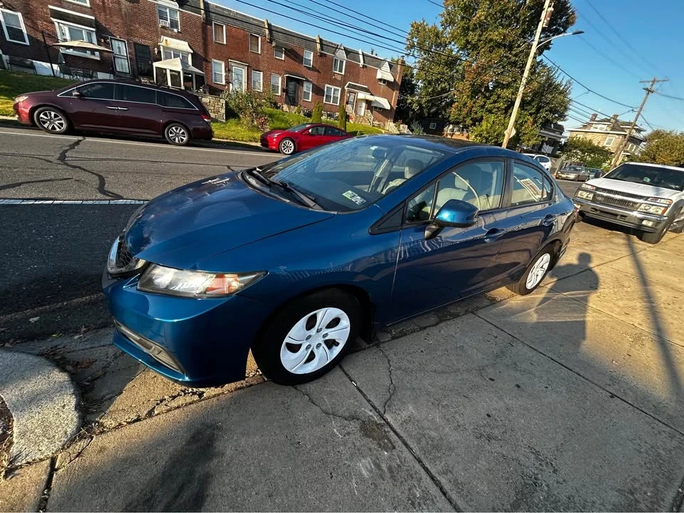 2013 Honda Civic 9th Gen - Image 2 of 15
