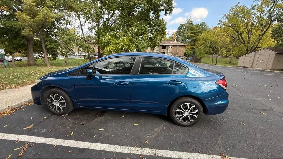 2013 Honda Civic 9th Gen - Image 2 of 8
