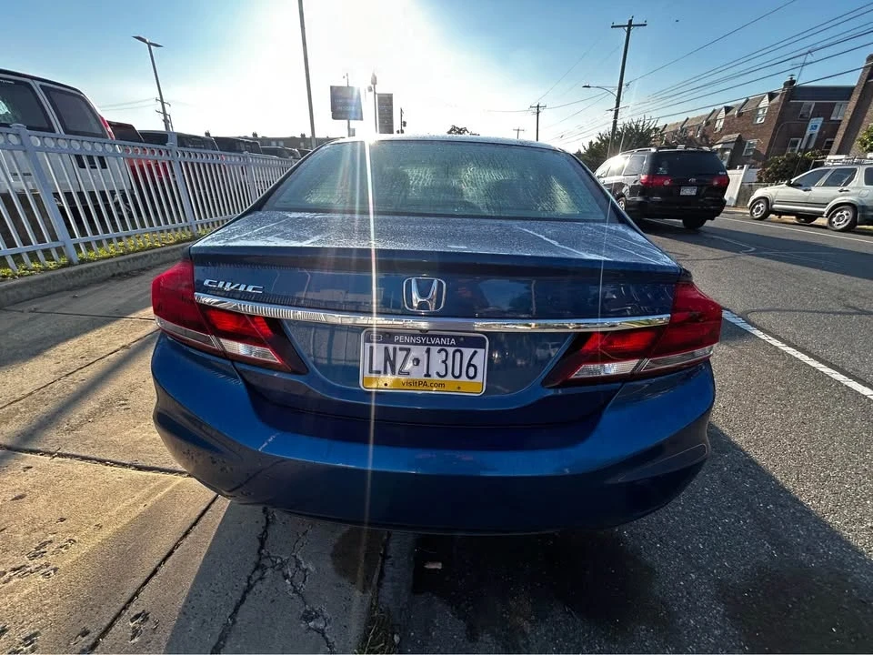 2013 Honda Civic 9th Gen - Image 5 of 15