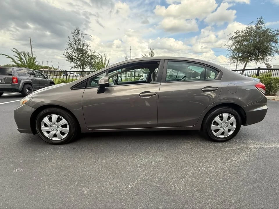 2013 Honda Civic 9th Gen - Image 6 of 14