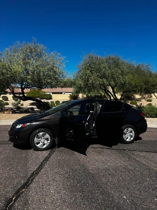 2013 Honda Civic 9th Gen - Image 2 of 11