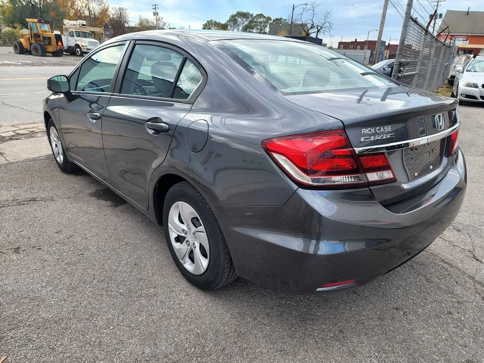 2013 Honda Civic 9th Gen - Image 6 of 15