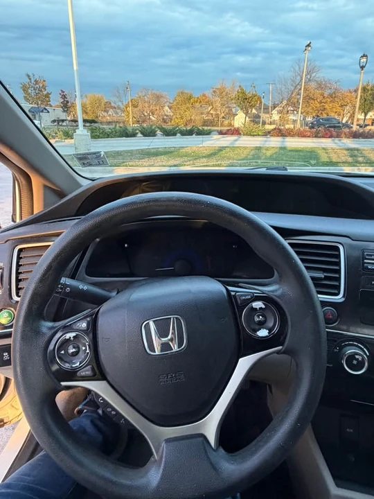 2013 Honda Civic 9th Gen - Image 4 of 11