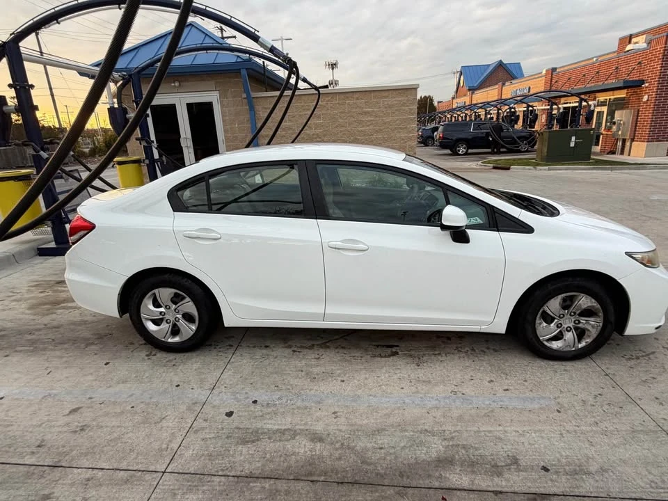 2013 Honda Civic 9th Gen - Image 3 of 11