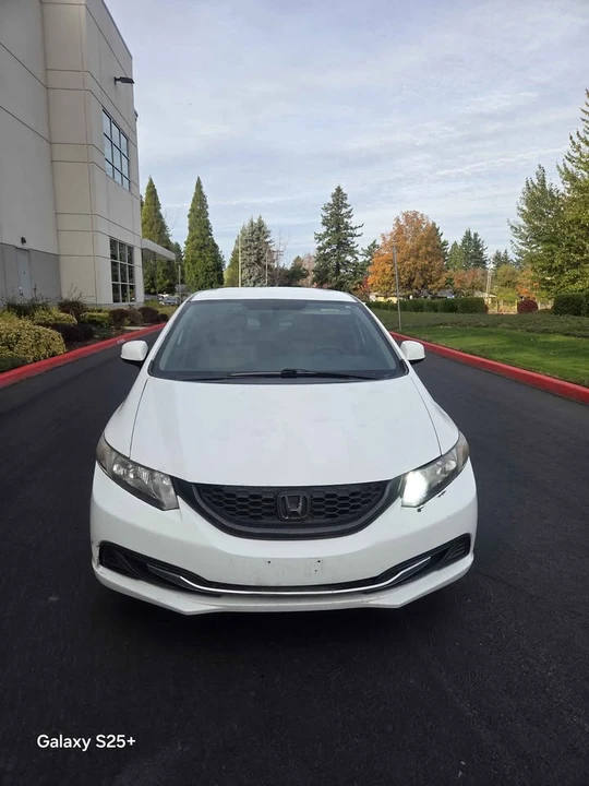 2013 Honda Civic 9th Gen - Image 2 of 17