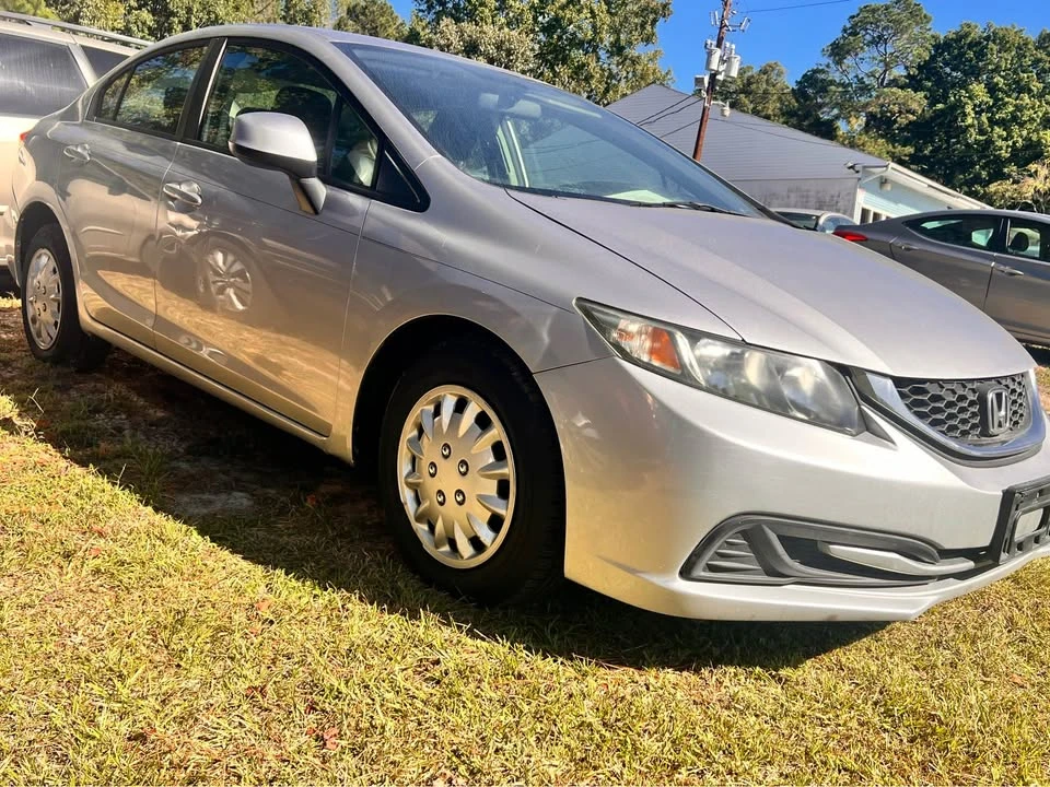 2013 Honda Civic 9th Gen - Image 3 of 12