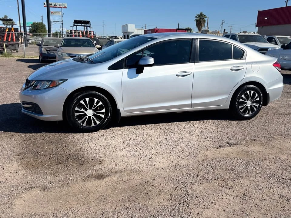 2013 Honda Civic 9th Gen - Image 3 of 13