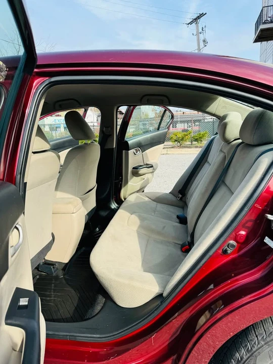 2013 Honda Civic 9th Gen - Image 5 of 15