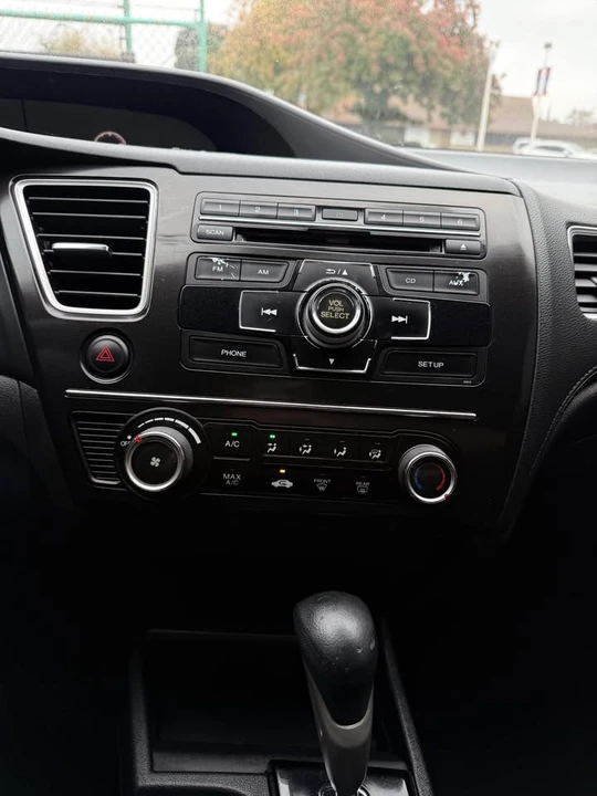 2013 Honda Civic 9th Gen - Image 6 of 10