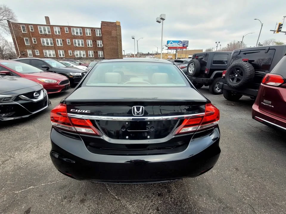 2013 Honda Civic 9th Gen - Image 7 of 18