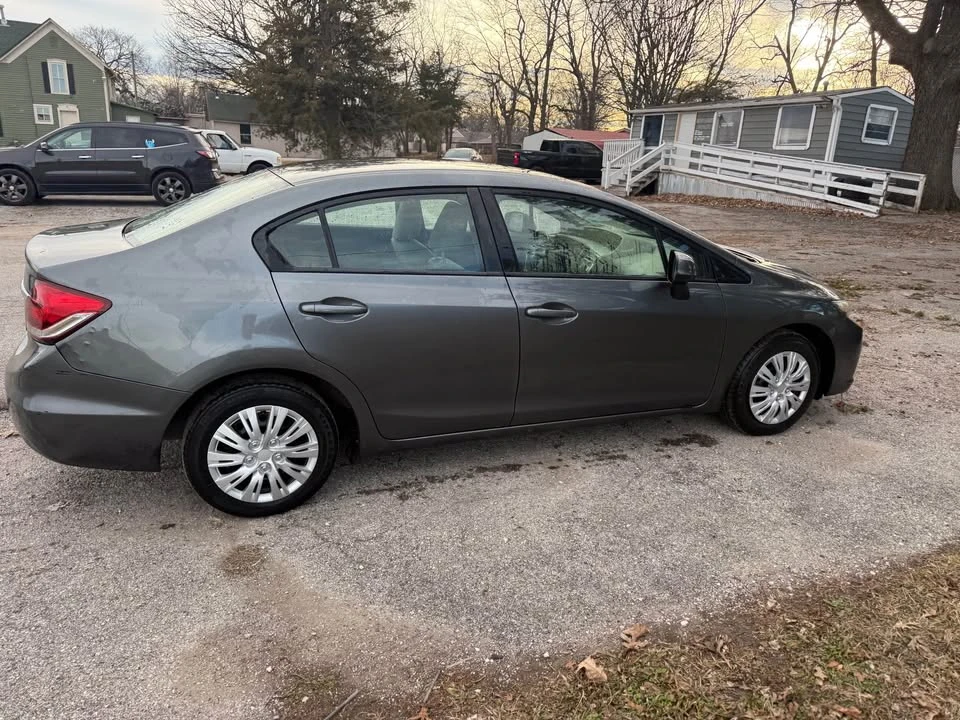 2013 Honda Civic 9th Gen - Image 3 of 9
