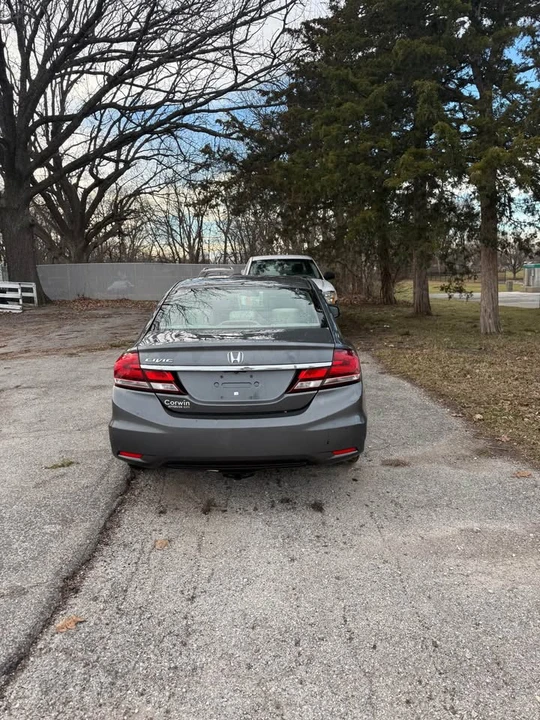2013 Honda Civic 9th Gen - Image 2 of 9