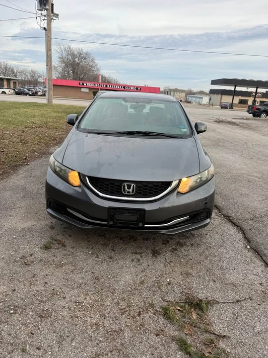 2013 Honda Civic 9th Gen - Image 4 of 9