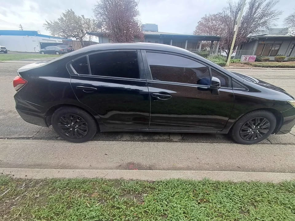 2013 Honda Civic 9th Gen - Image 2 of 11