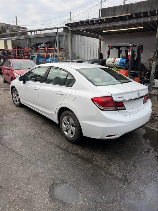 2013 Honda Civic 9th Gen - Image 5 of 8