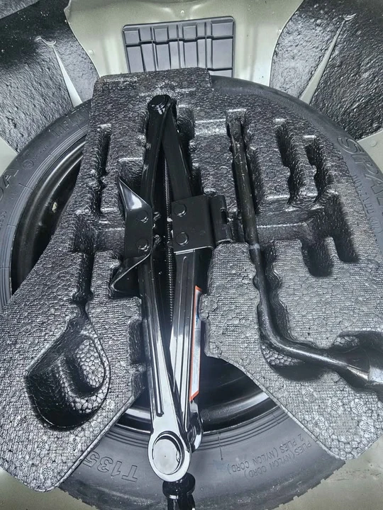 2013 Honda Civic 9th Gen - Image 9 of 13