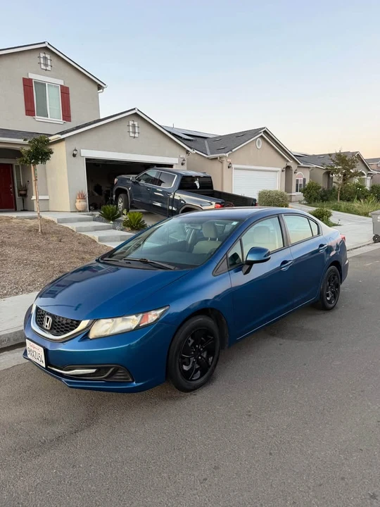 2013 Honda Civic 9th Gen - Image 2 of 13
