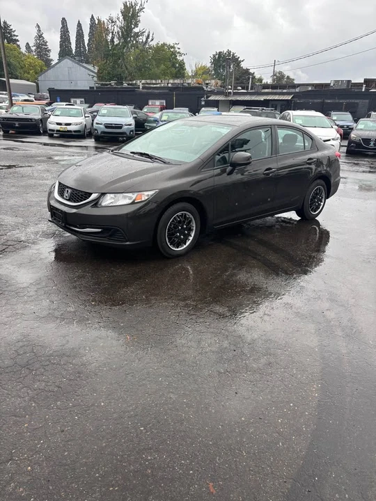 2013 Honda Civic 9th Gen - Image 2 of 11