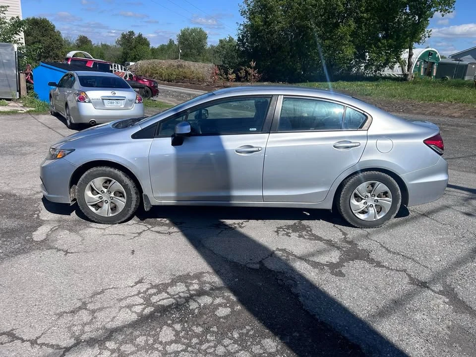 2013 Honda Civic 9th Gen - Image 8 of 15