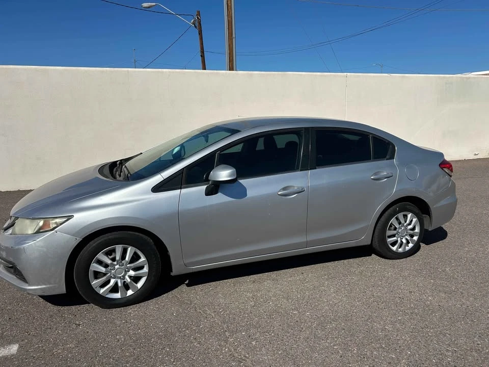 2013 Honda Civic 9th Gen - Image 6 of 12