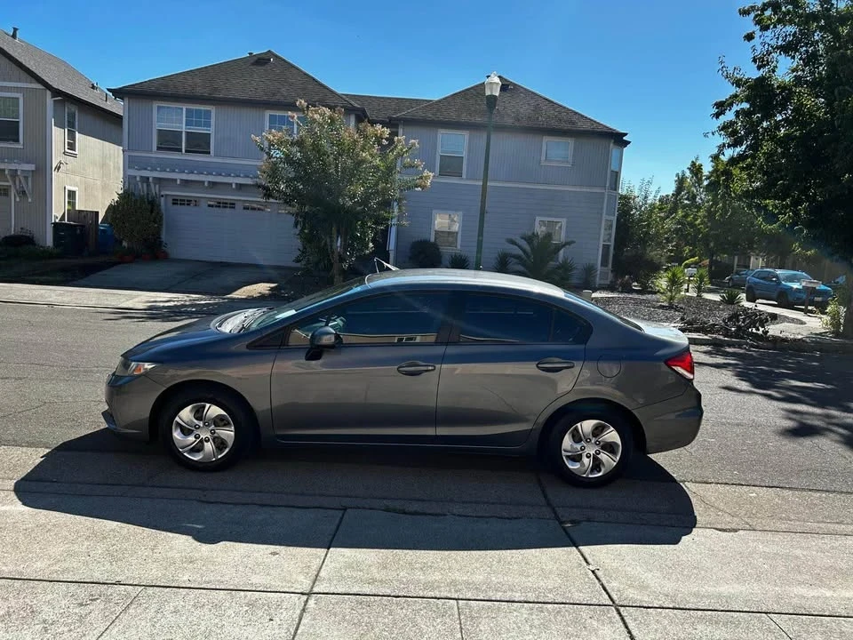 2013 Honda Civic 9th Gen - Image 5 of 11