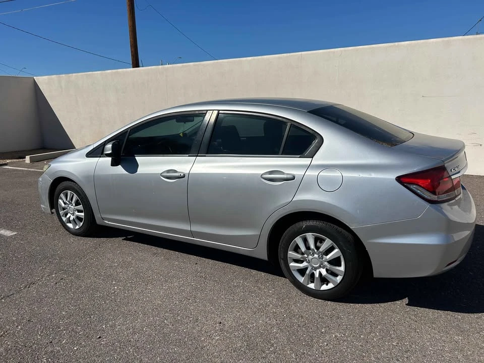 2013 Honda Civic 9th Gen - Image 9 of 12