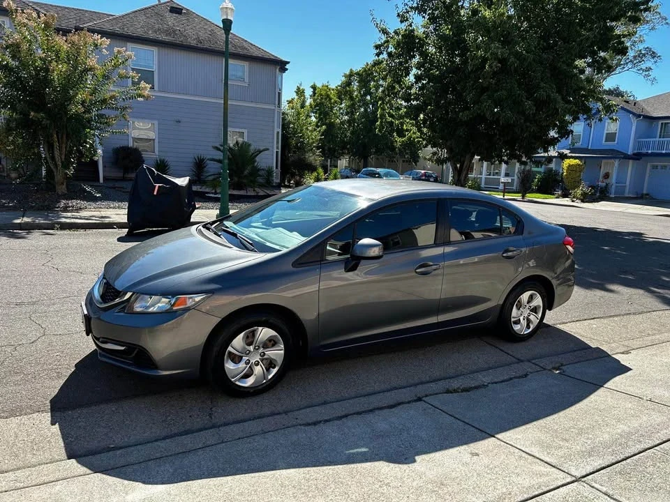 2013 Honda Civic 9th Gen - Image 4 of 11