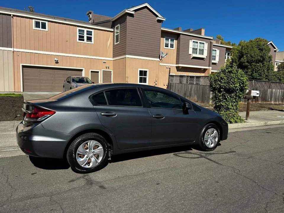 2013 Honda Civic 9th Gen - Image 3 of 11